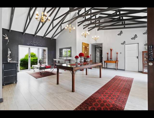 5 BEDROOM HOUSE FOR SALE IN BRYANSTON
